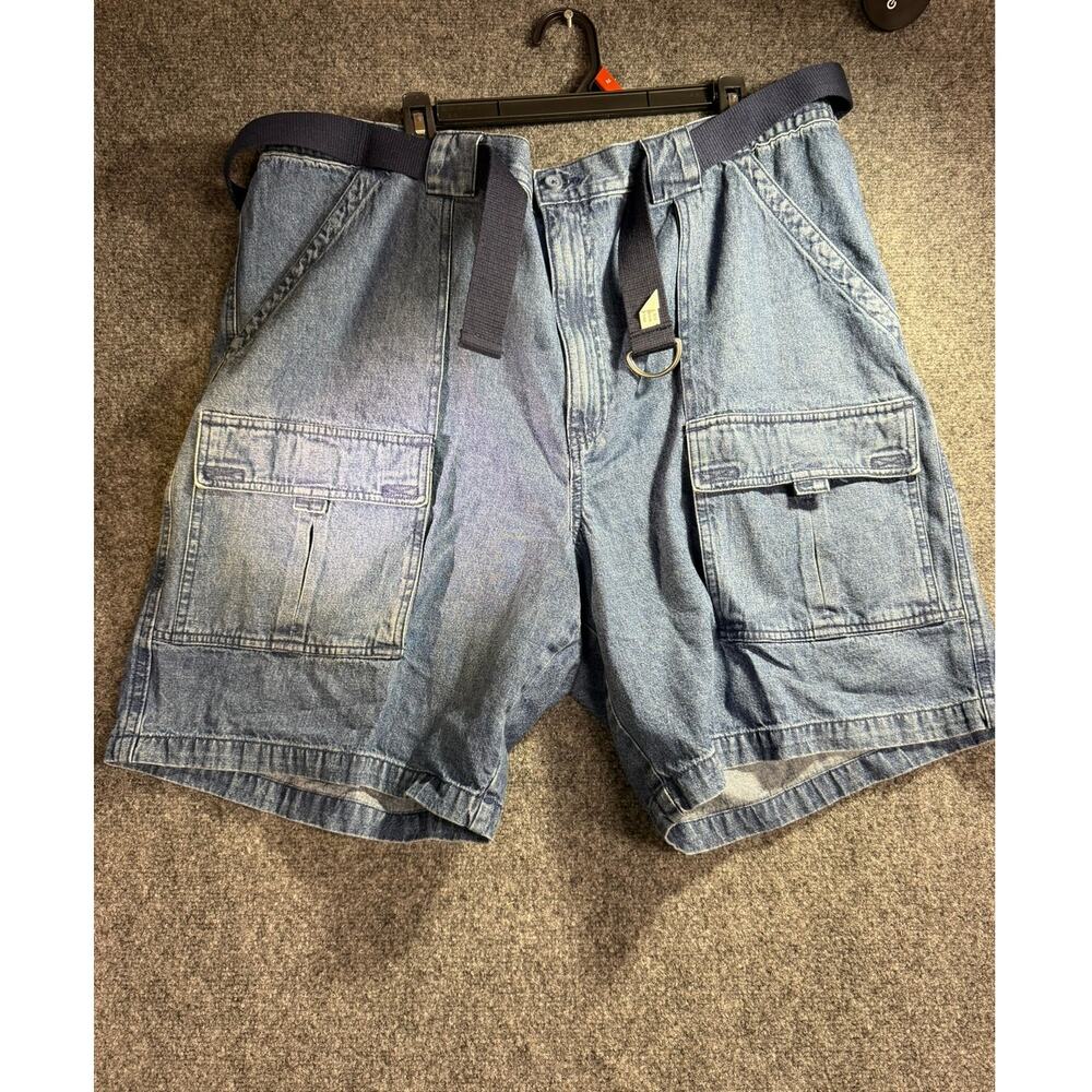 St. John's Bay Men's Blue Denim Cargo Hiking Shorts With Web Belt Size 46